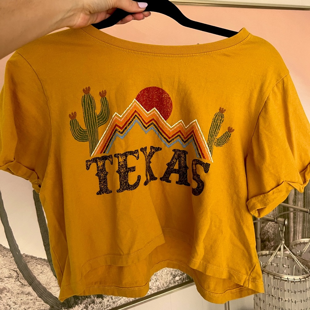 Texas Graphic Cropped Tee 🌵